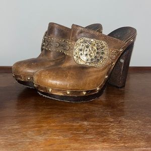 Vince Camuto Clogs
